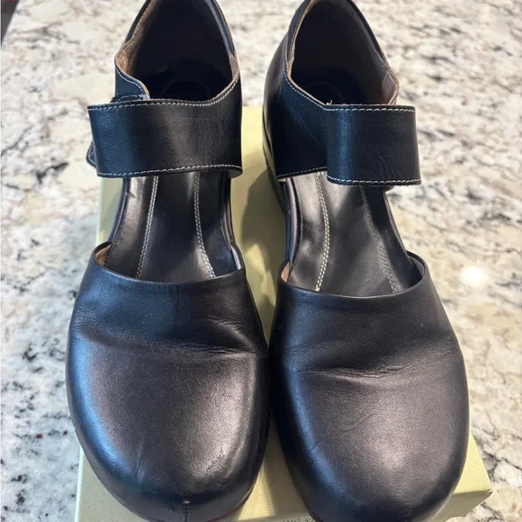 L'ATISTE Black Leather Loafers - Picture 1 of 7